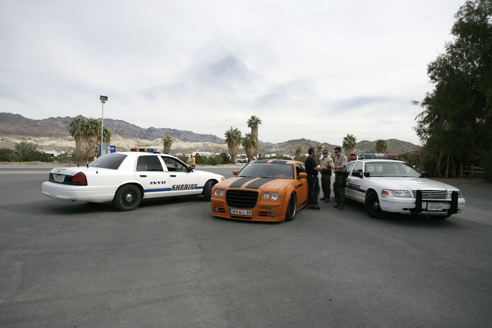 Véhicules de police américaine avec la 300C Norev de Parotech